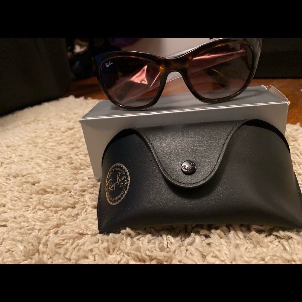 NWT Ray Ban sunglasses